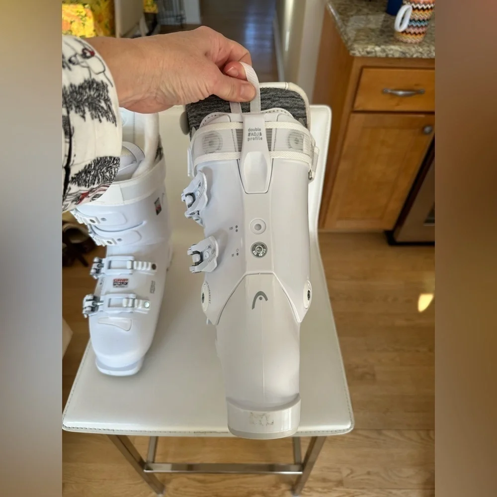 Head women’s FORMULA 95 GW Ski Boots size 26.5 NEW!